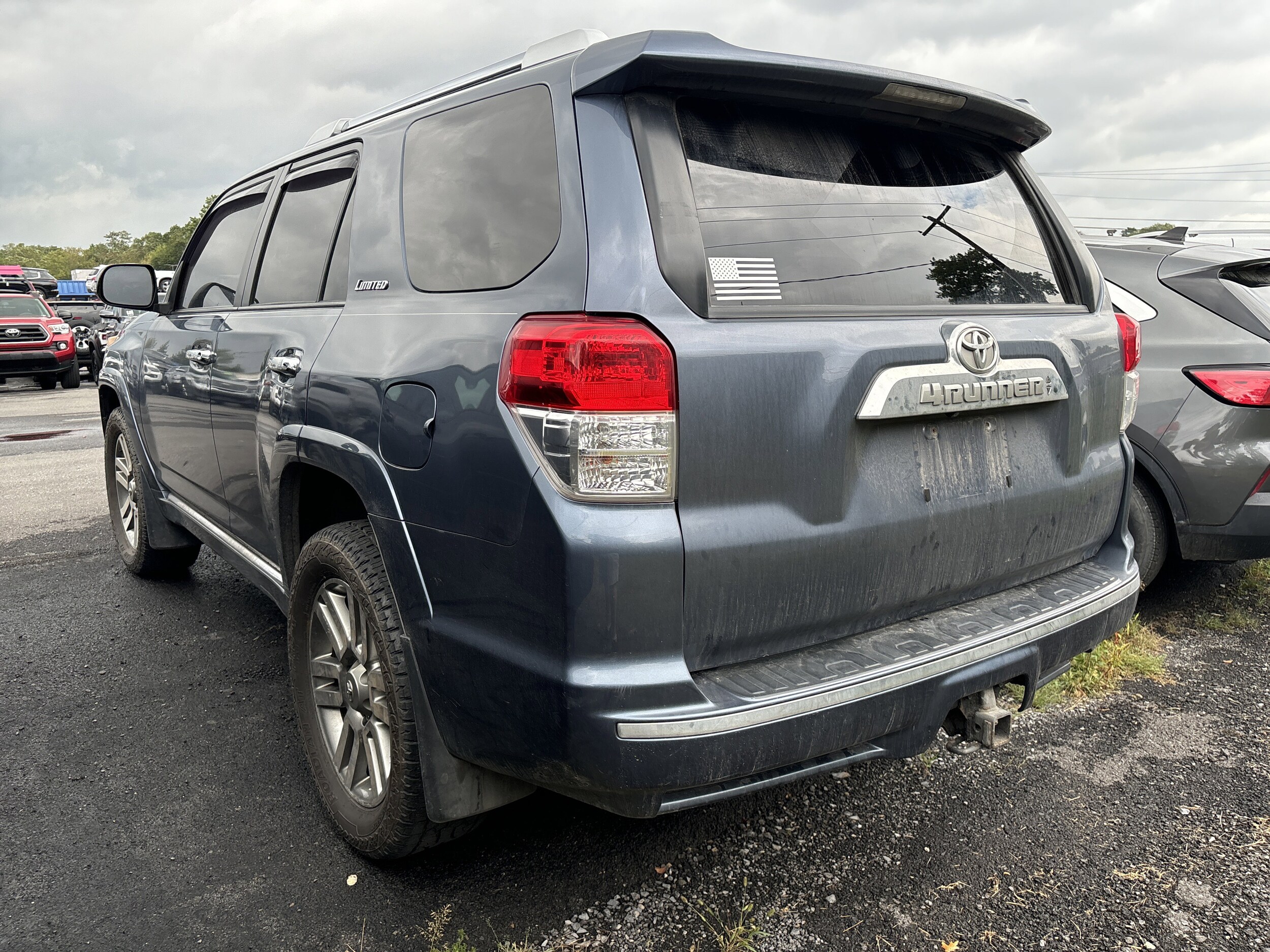 2011 Toyota 4Runner SR5 photo 2