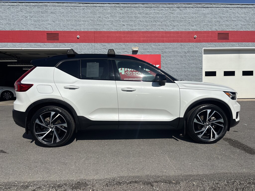Used 2021 Volvo XC40 T5 R-Design SUV