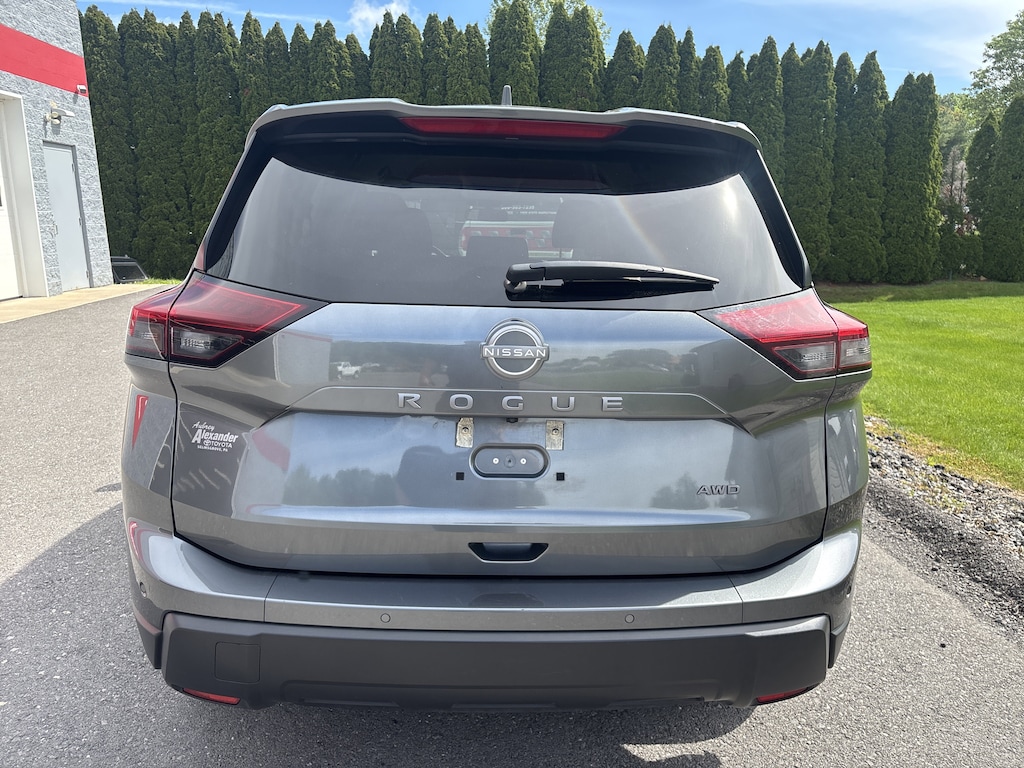 Used 2025 Nissan Rogue SV SUV