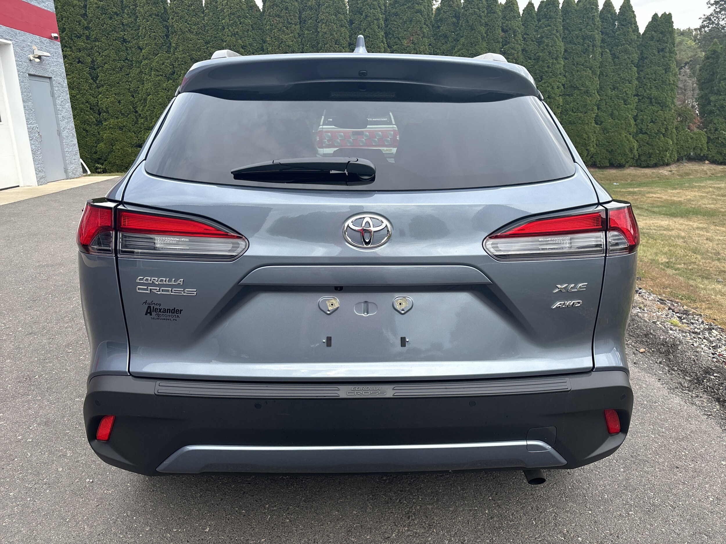 2024 Toyota Corolla Cross XLE photo 4