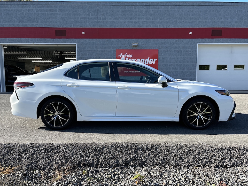 Used 2024 Toyota Camry SE Sedan