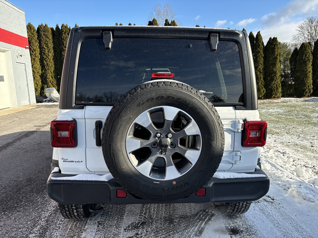 Used 2022 Jeep Wrangler Unlimited Sahara SUV
