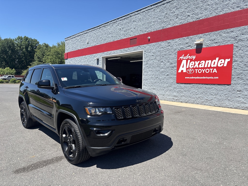 Used 2021 Jeep Grand Cherokee Laredo SUV