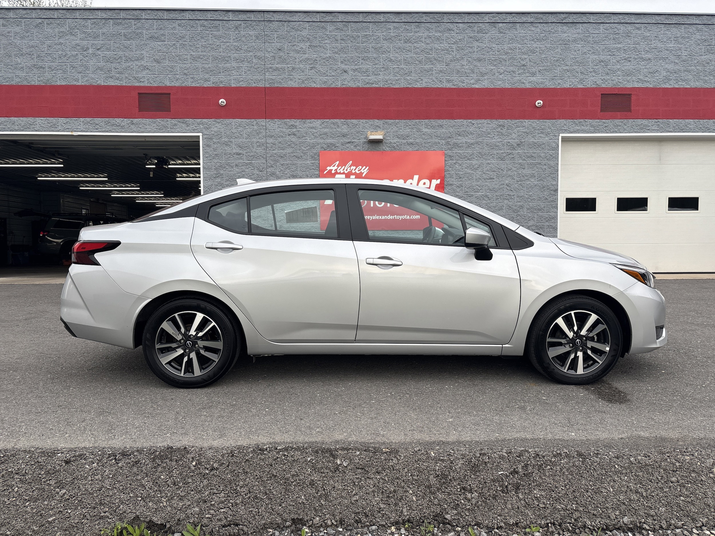 Used 2025 Nissan Versa Sedan SV with VIN 3N1CN8EV8SL825696 for sale in Selinsgrove, PA