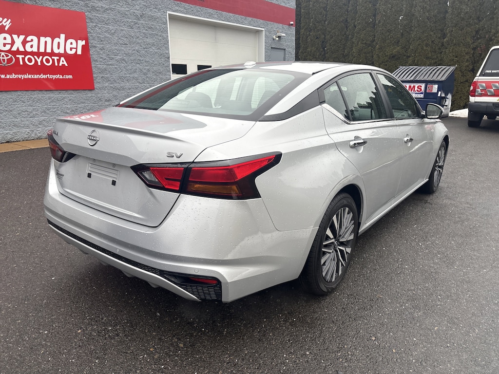 Used 2023 Nissan Altima 2.5 SV Sedan