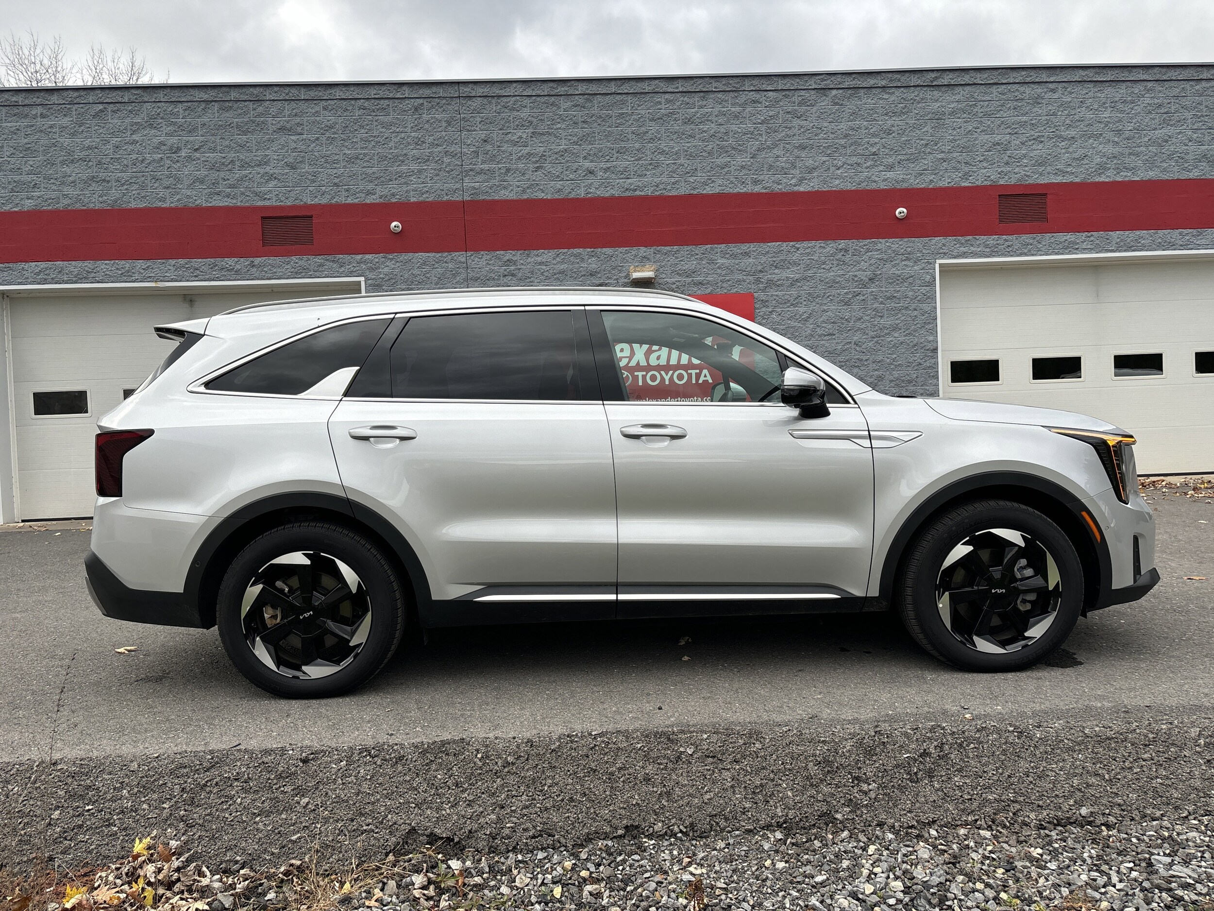 2025 Kia Sorento Hybrid SX Prestige photo 2