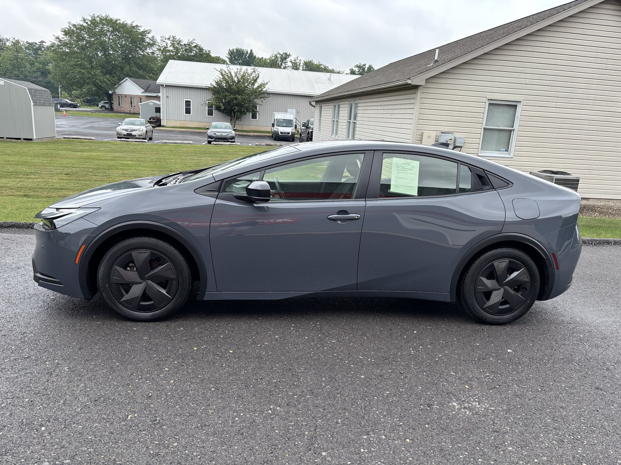 2024 Toyota Prius LE - Photo 7