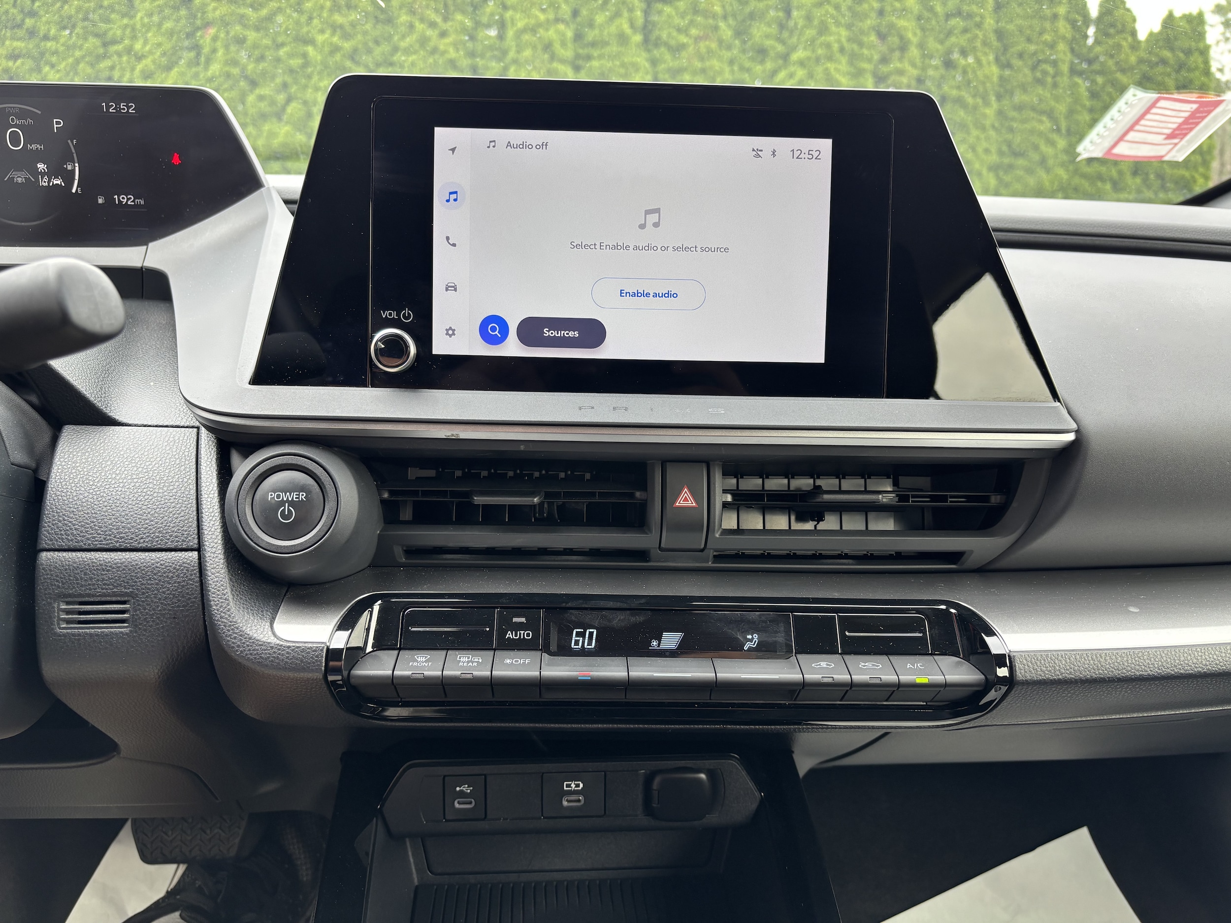 2024 Toyota Prius LE - Photo 25