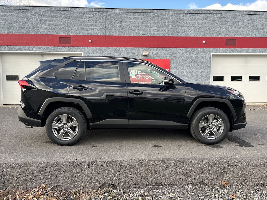New 2025 Toyota RAV4 XLE SUV