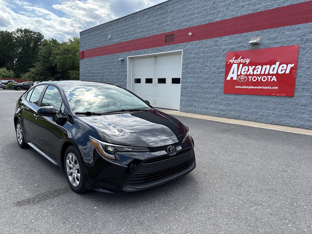 Used 2024 Toyota Corolla LE Sedan