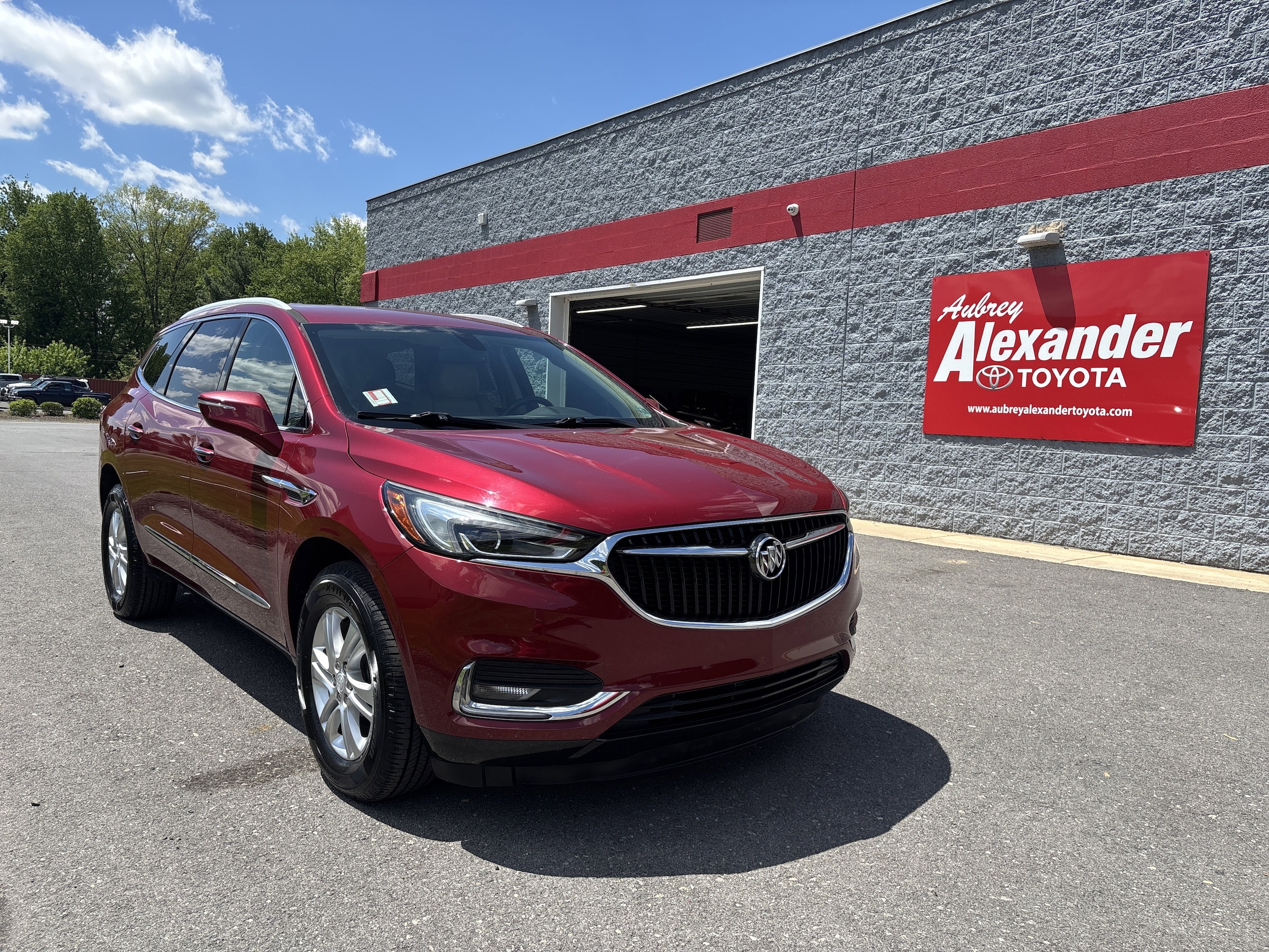 2019 Buick Enclave Essence's photo