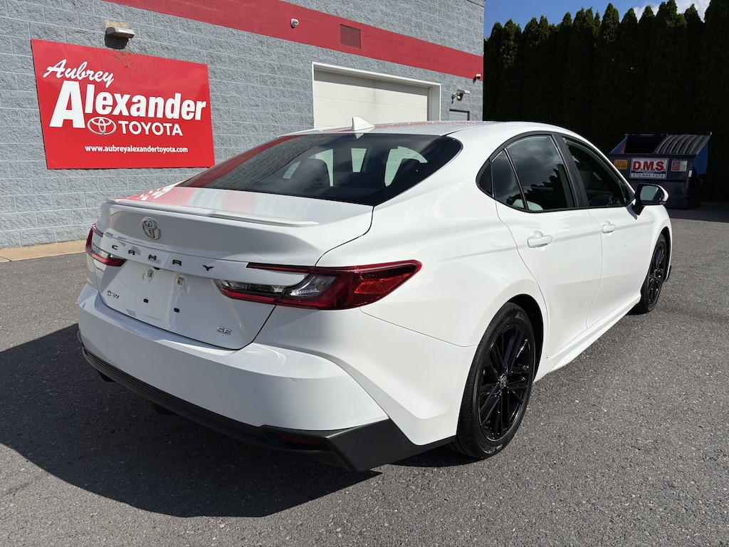 Used 2025 Toyota Camry SE Sedan