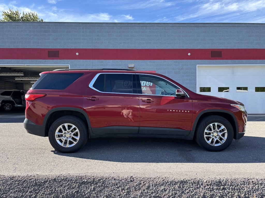 Used 2021 Chevrolet Traverse LT Leather SUV
