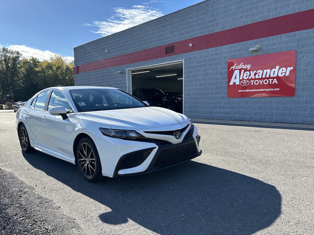 Used 2024 Toyota Camry SE Sedan