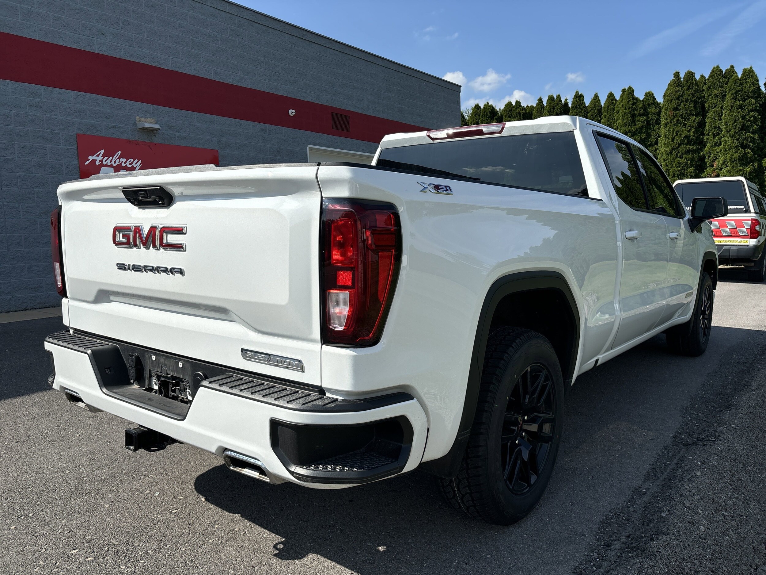 2024 Gmc Sierra 1500 Elevation photo 3