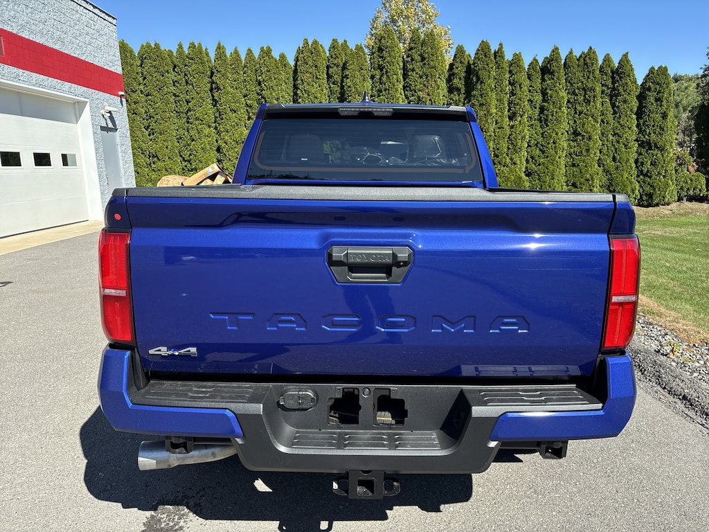 New 2025 Toyota Tacoma SR5 Truck Double Cab