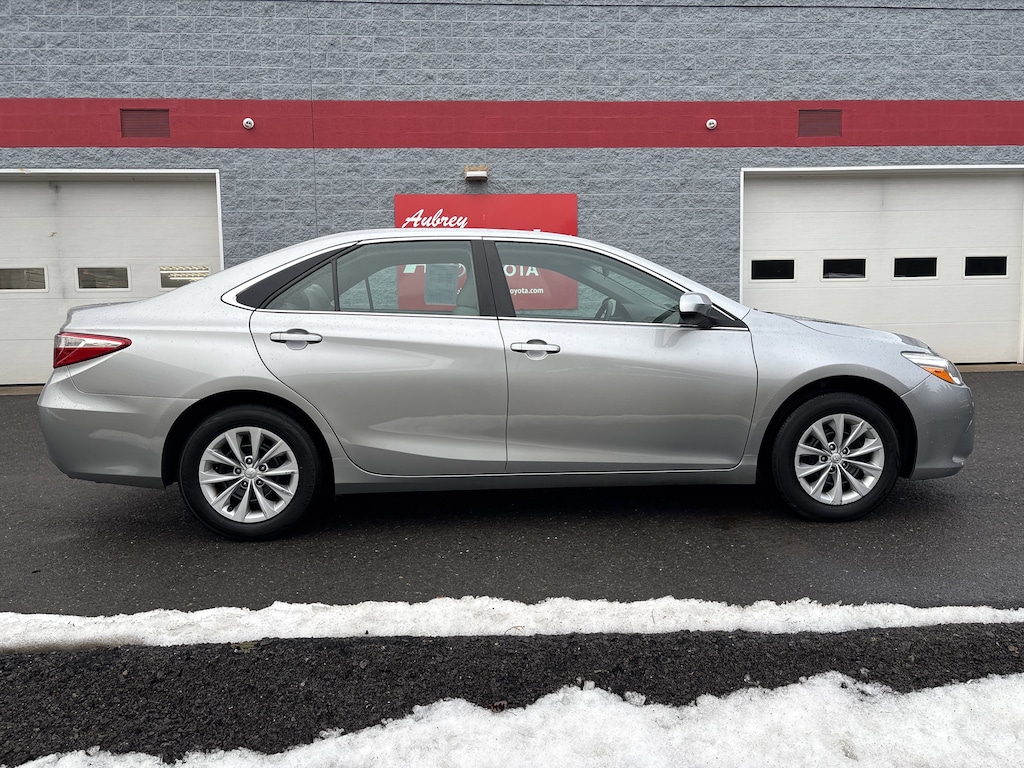 Used 2017 Toyota Camry LE Sedan