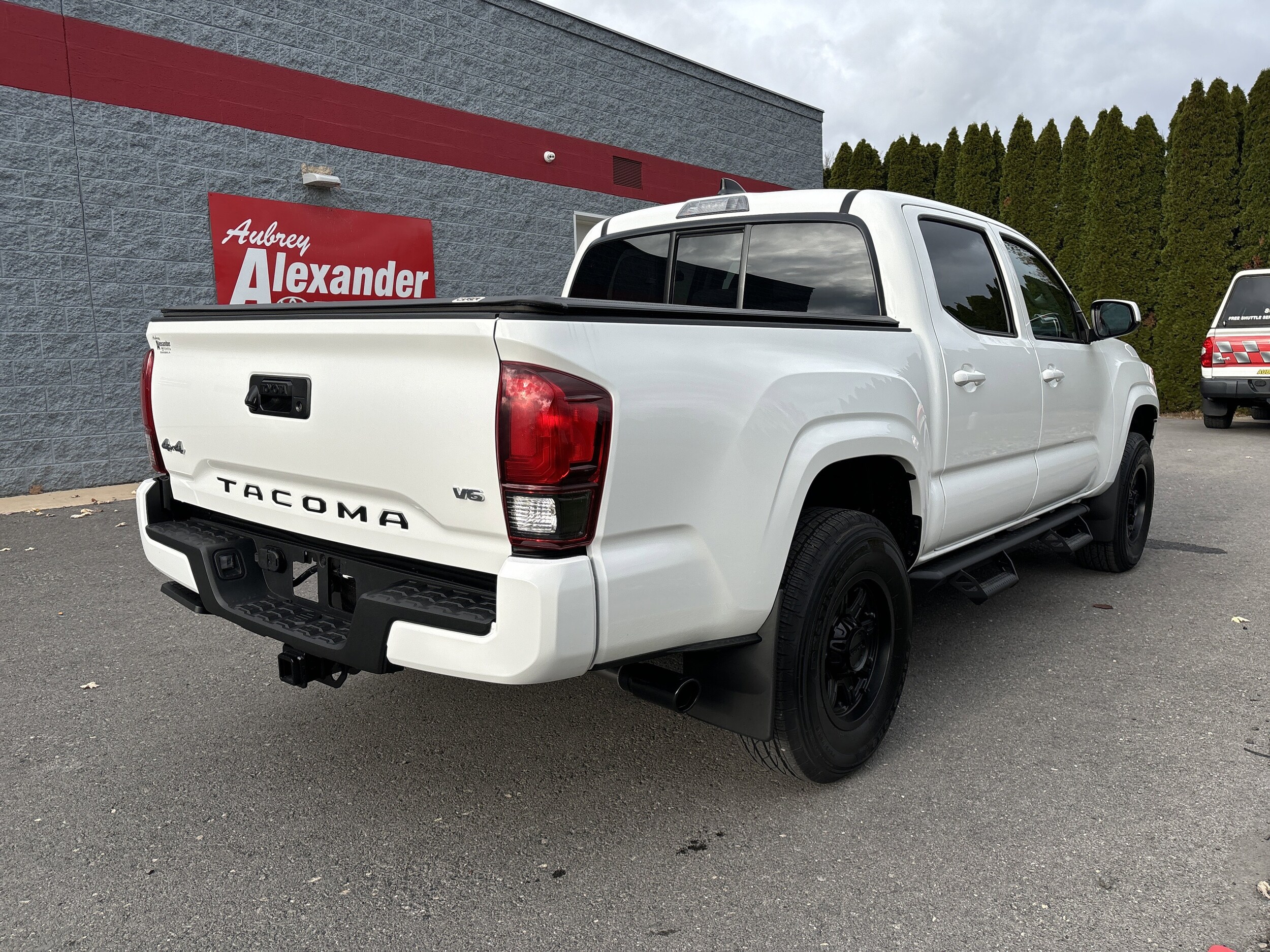 2023 Toyota Tacoma 4x4 SR Double Cab V6 photo 2