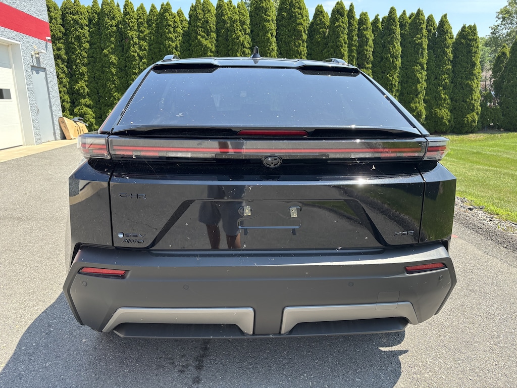 New 2026 Toyota C-HR XSE SUV