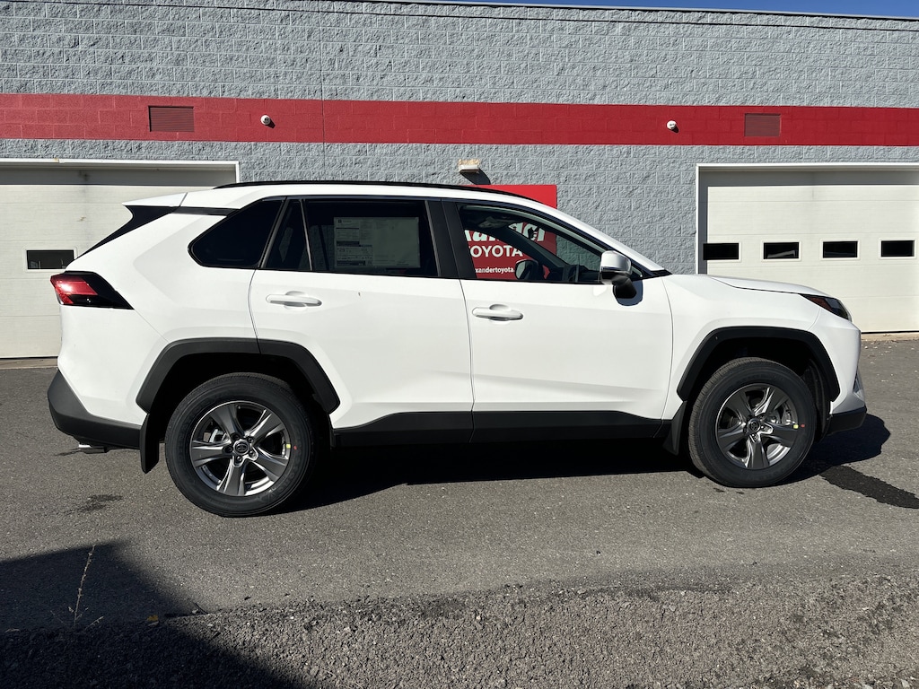 New 2025 Toyota RAV4 XLE SUV