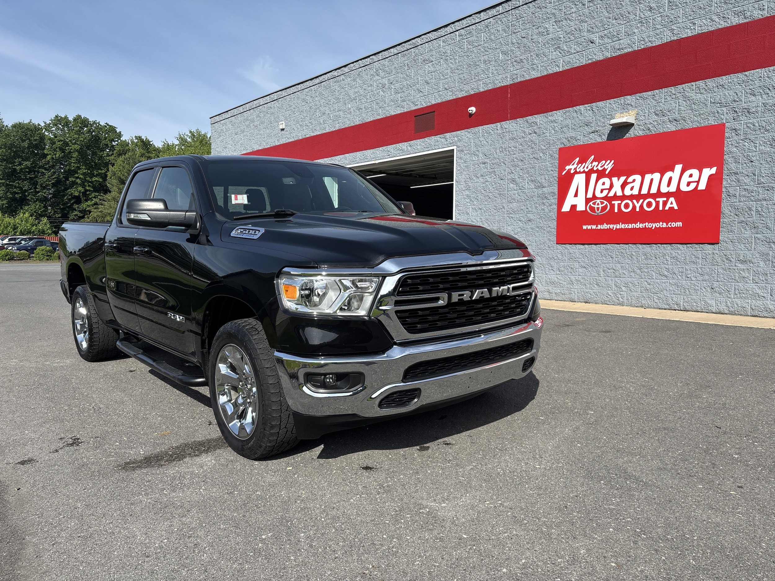 2022 RAM 1500 Big Horn/Lone Star 4x4 Quad Cab 6'4's photo