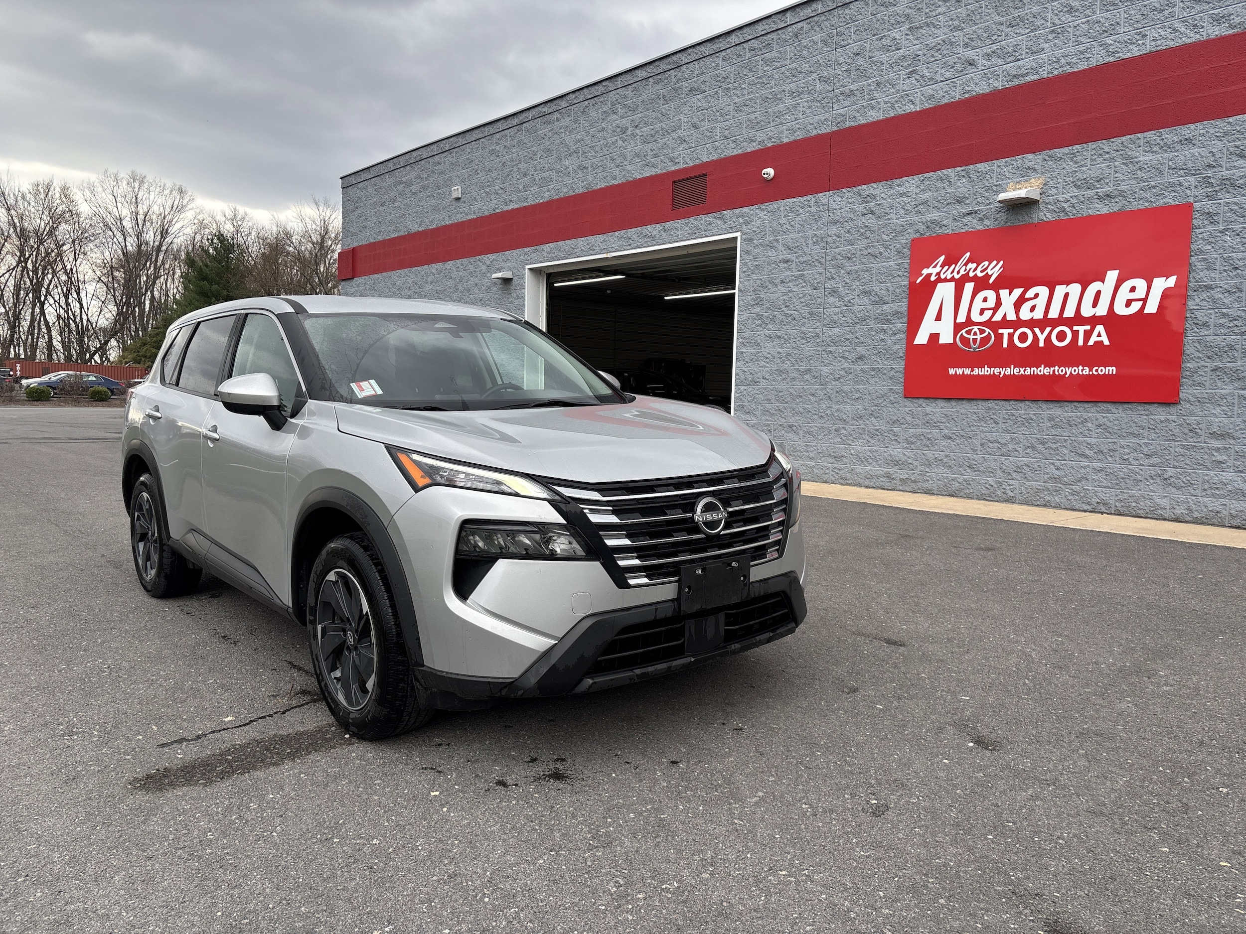 2024 Nissan Rogue SV