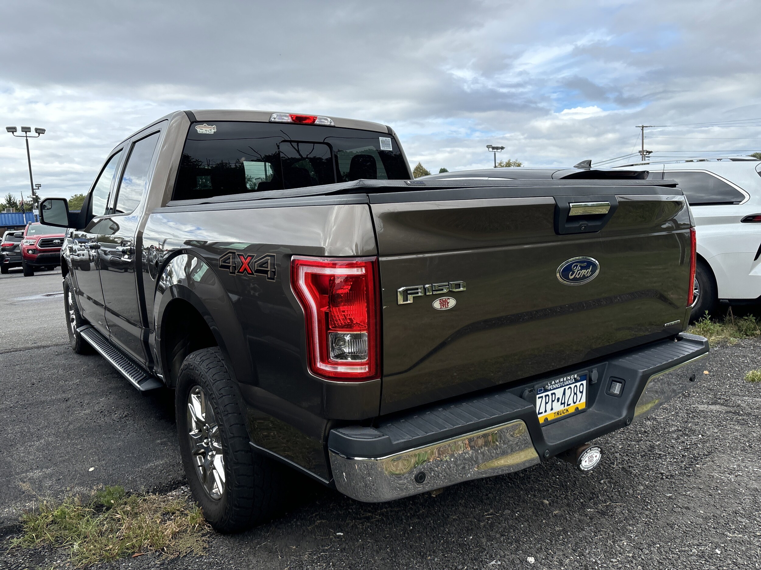 2015 Ford F-150 XLT photo 2