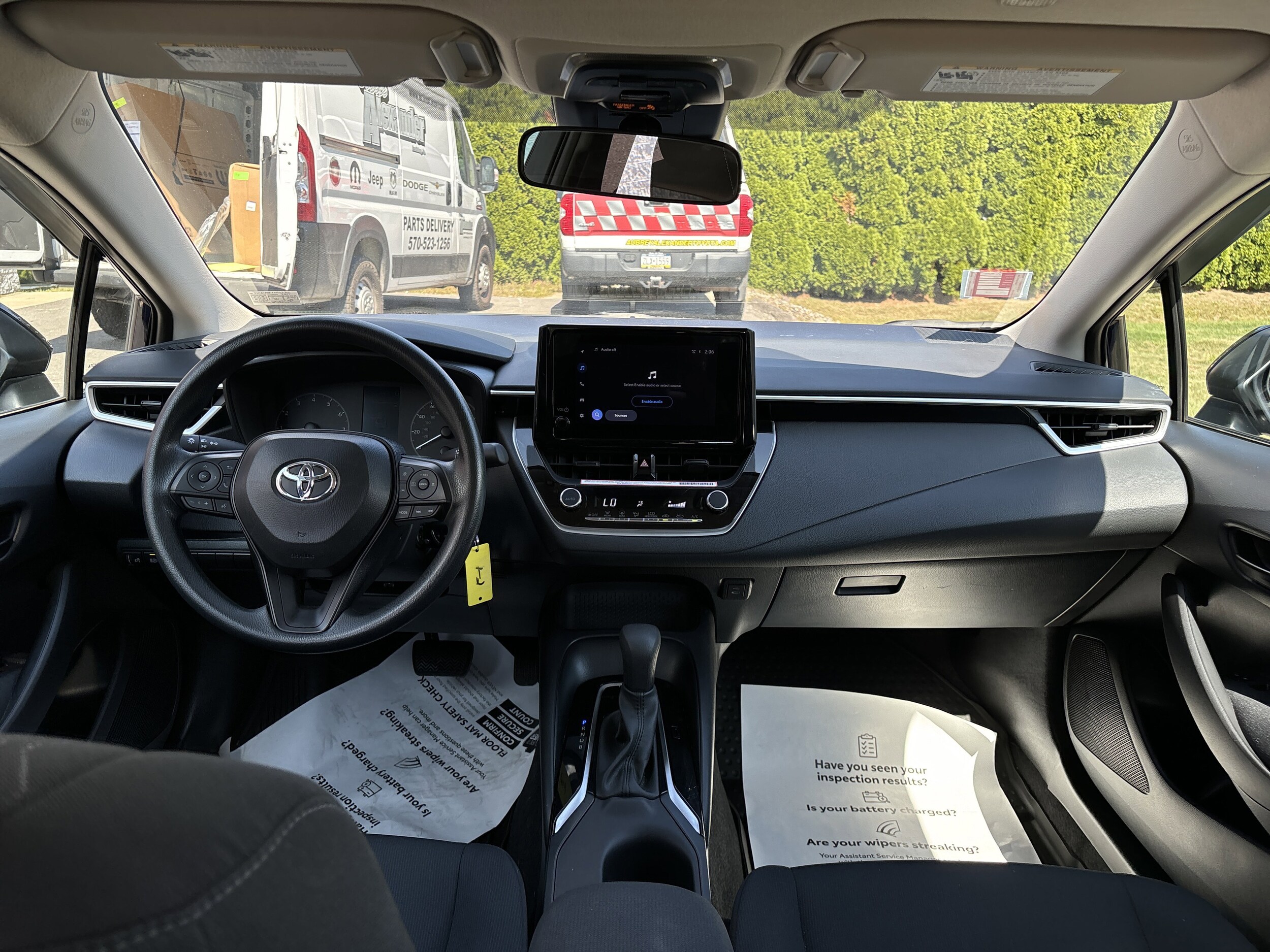 2024 Toyota Corolla LE photo 3