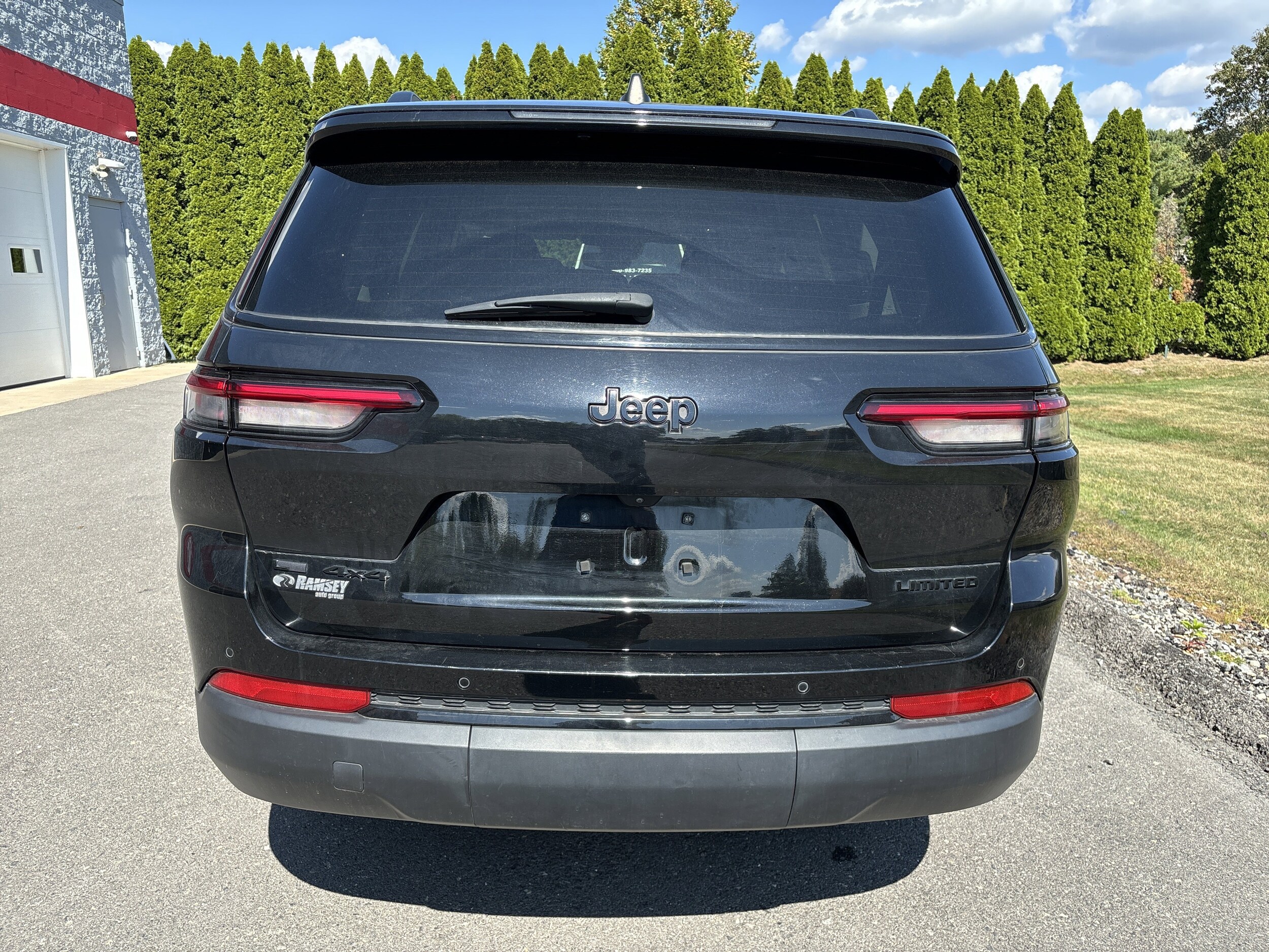 2023 Jeep Grand Cherokee Limited photo 3
