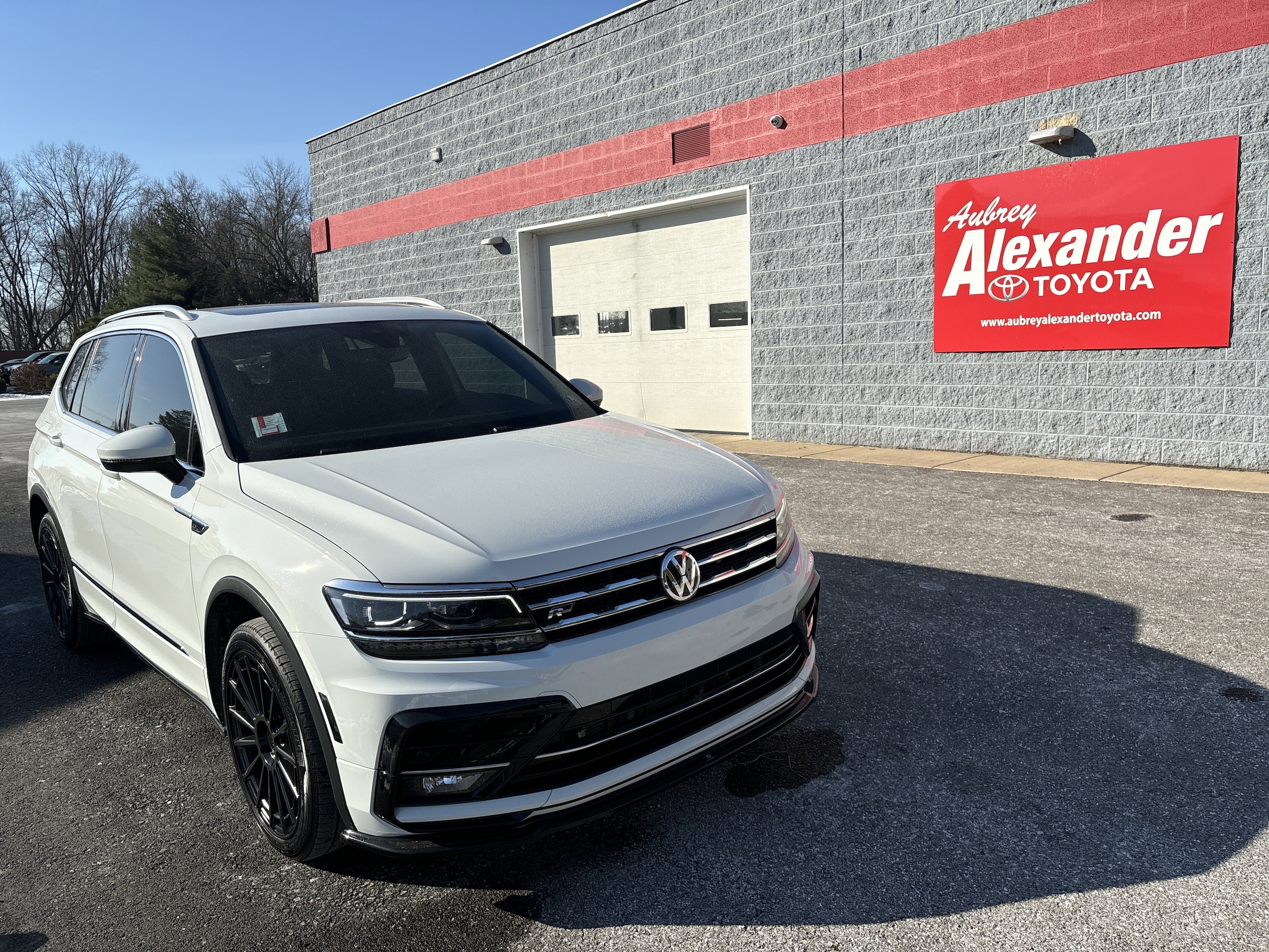 2021 Volkswagen Tiguan SEL Premium R-Line's photo
