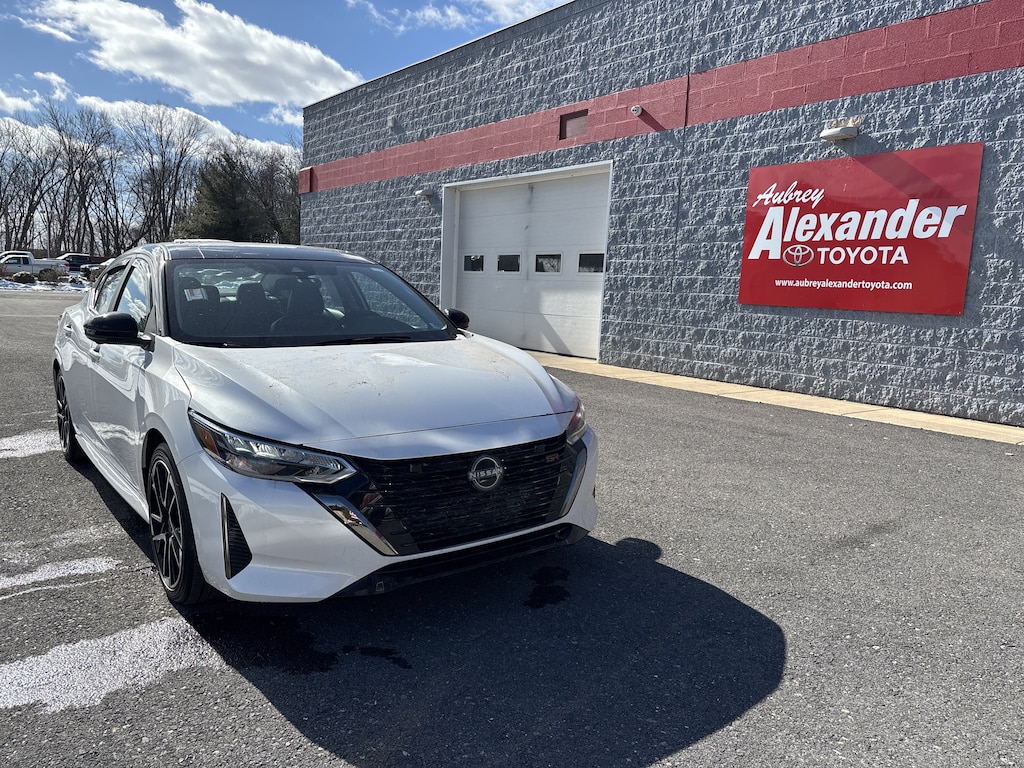Used 2025 Nissan Sentra SR Sedan