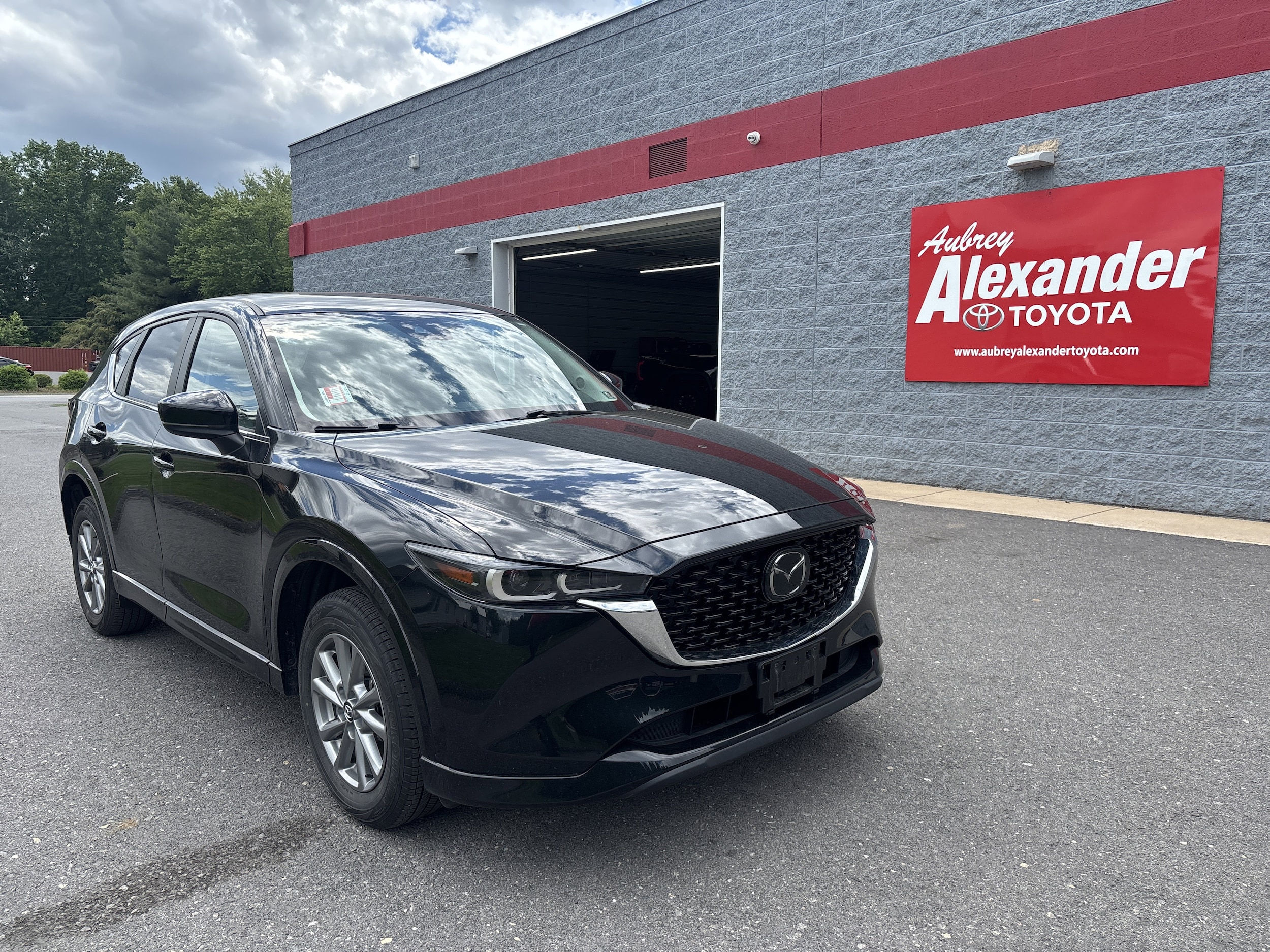 2025 Mazda CX-5 S Preferred package Auto AWD's photo