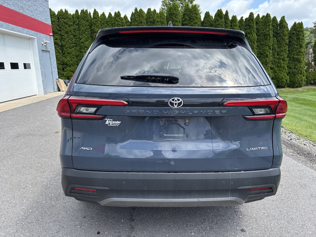 Used 2024 Toyota Grand Highlander Limited SUV