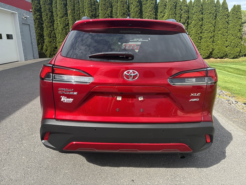 Used 2025 Toyota Corolla Cross XLE SUV