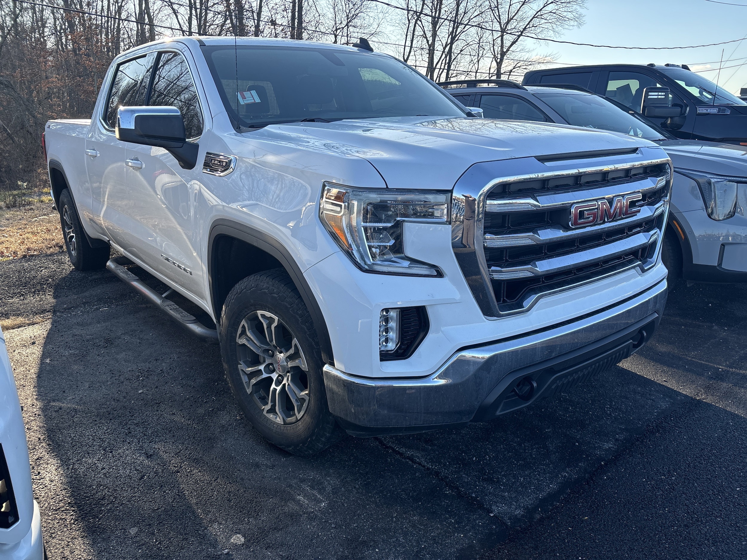 2019 GMC Sierra 1500 SLE's photo