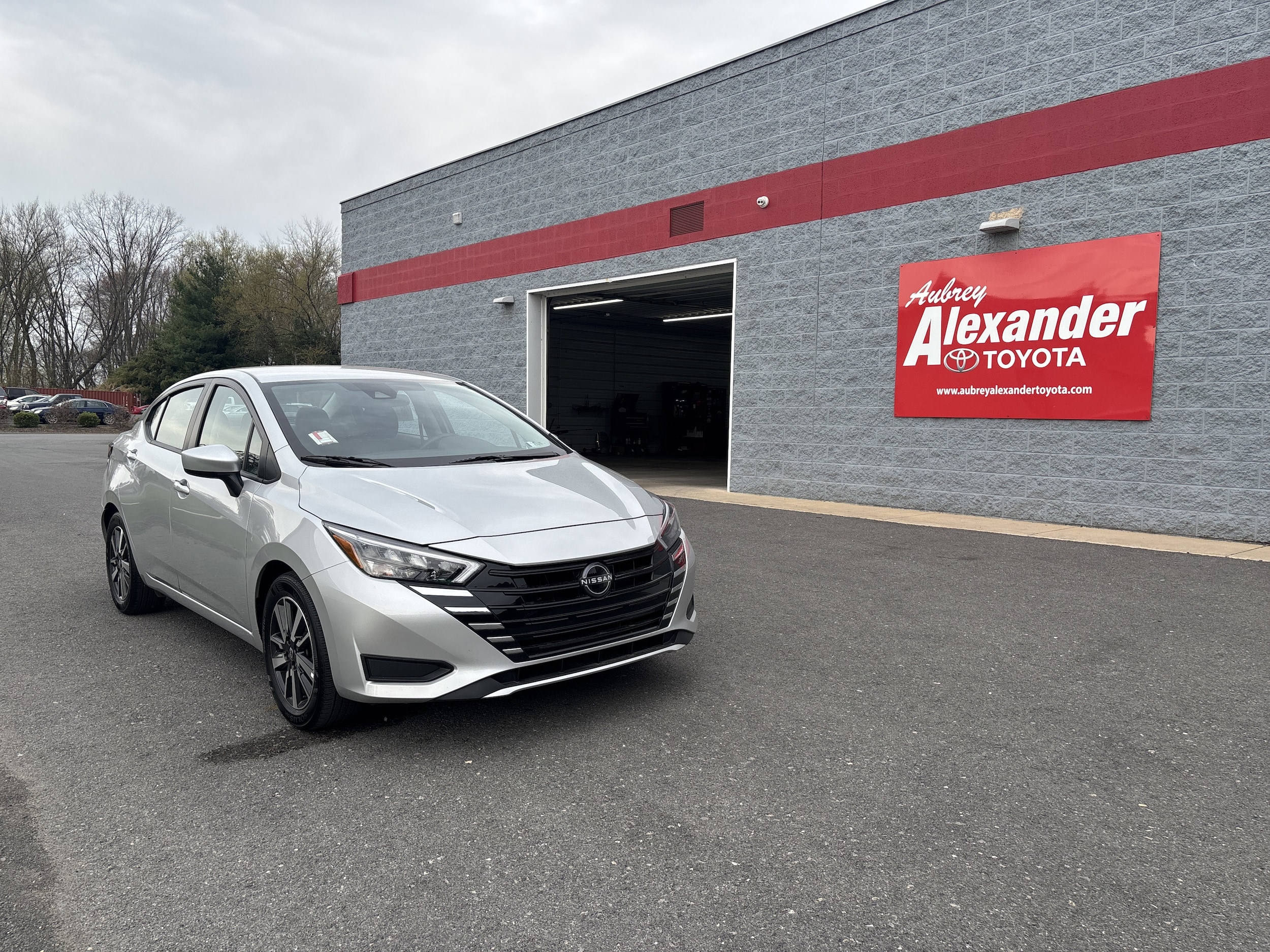 2025 Nissan Versa Sedan SV