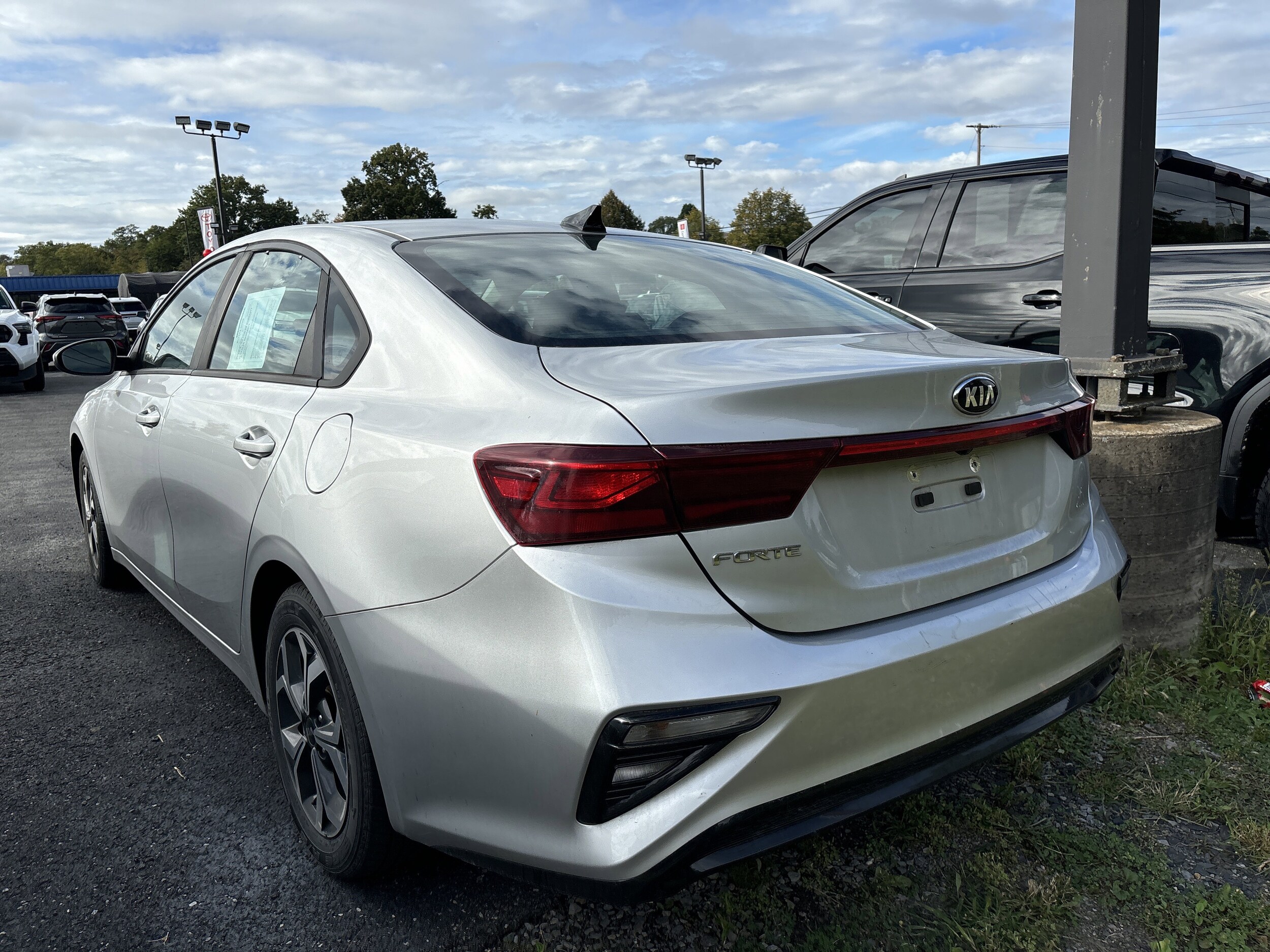 2019 Kia Forte LXS photo 2
