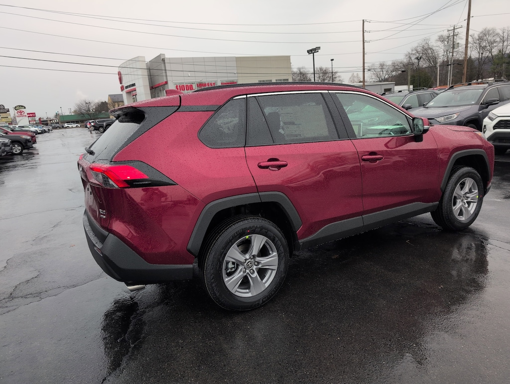 New 2025 Toyota RAV4 XLE SUV