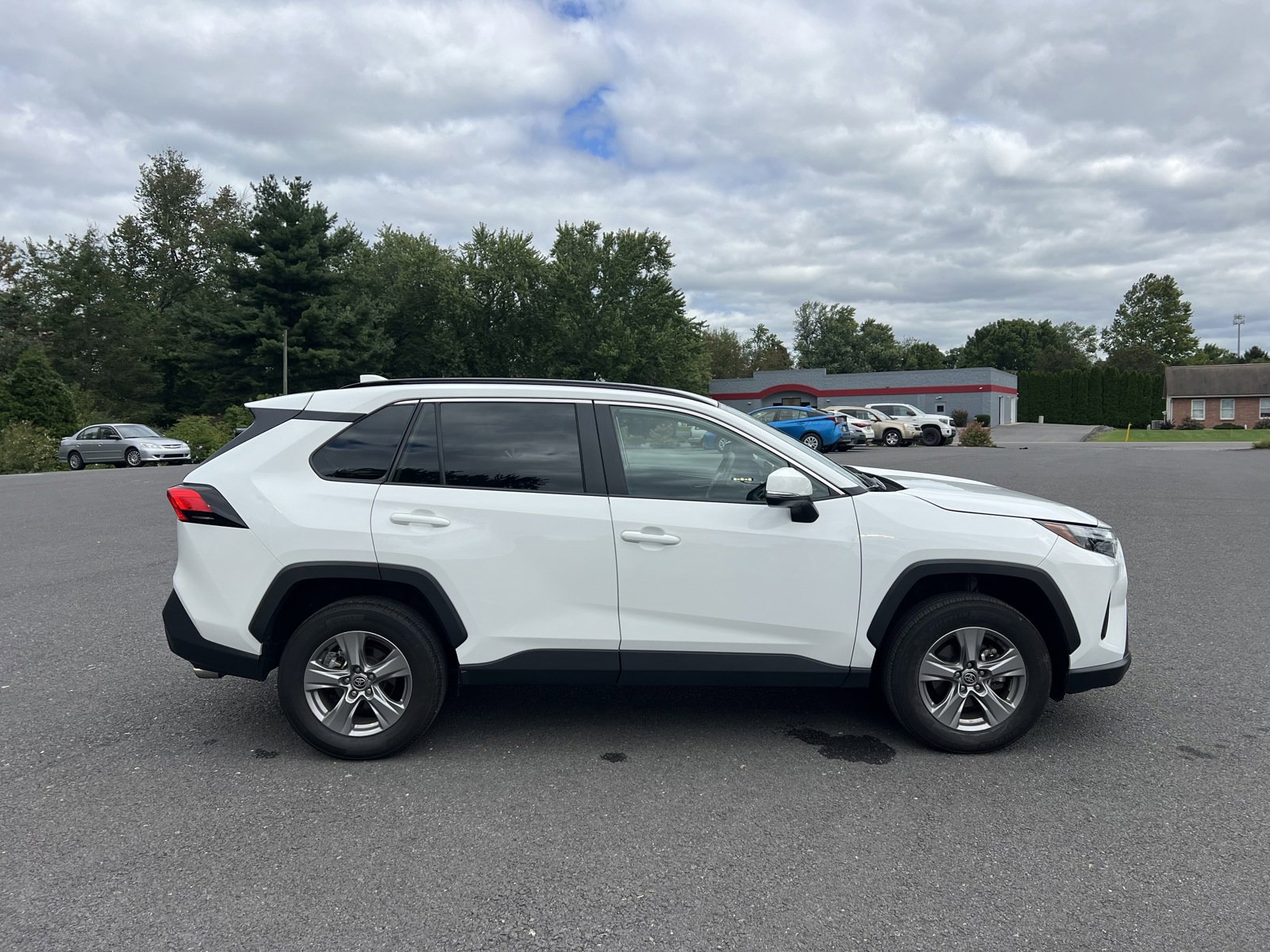 Certified 2024 Toyota RAV4 XLE with VIN 2T3P1RFV6RW417117 for sale in Selinsgrove, PA