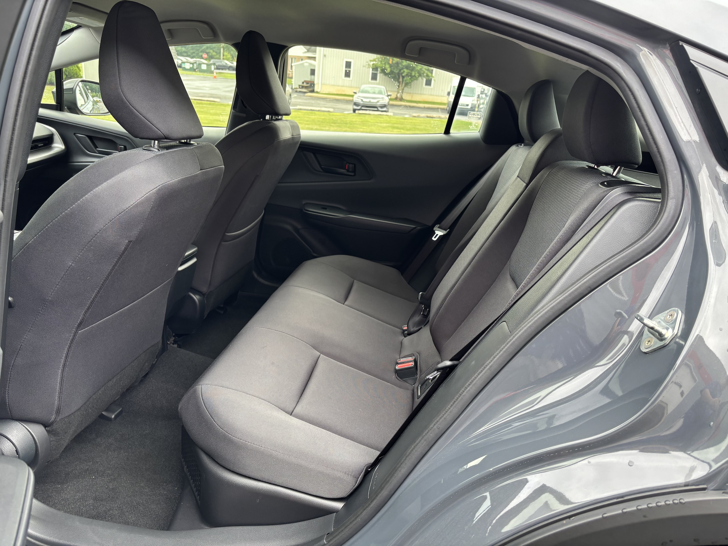 2024 Toyota Prius LE - Photo 14
