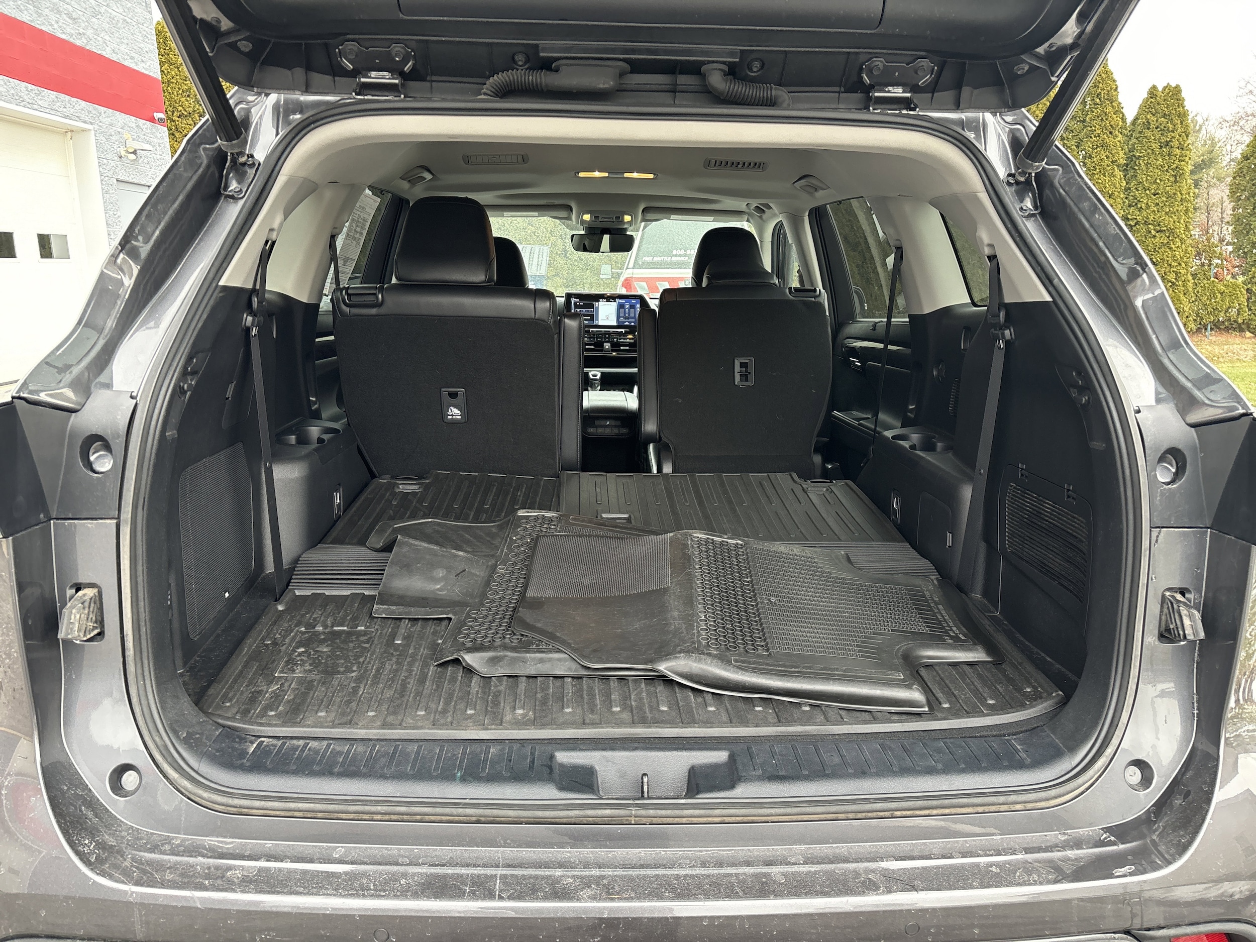 2022 Toyota Highlander Limited's photo