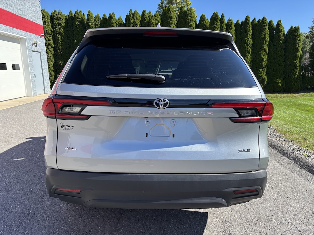 Used 2025 Toyota Grand Highlander XLE SUV