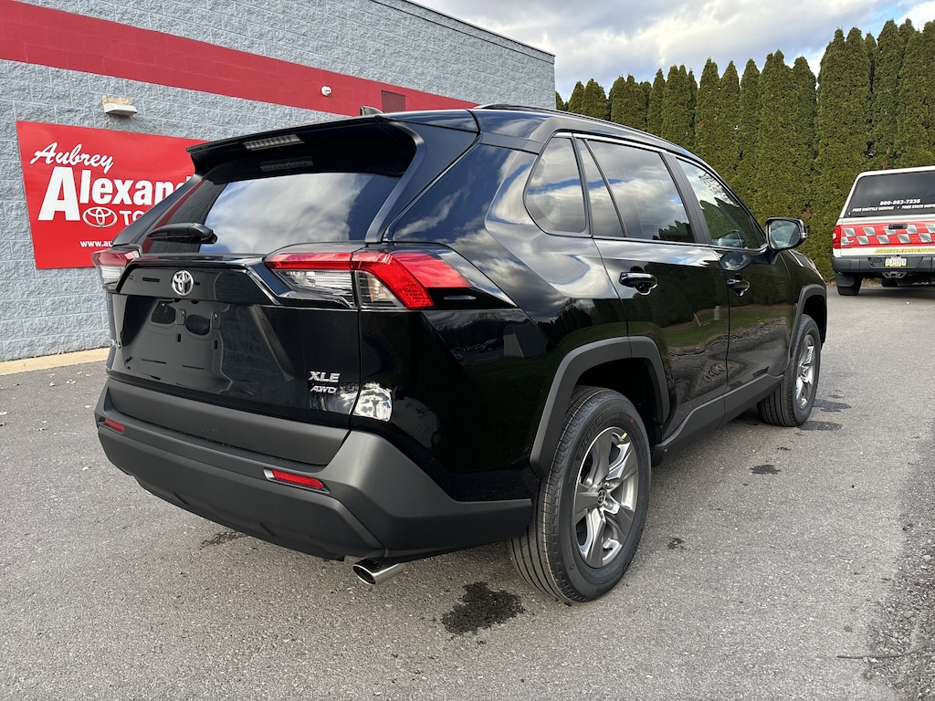 New 2025 Toyota RAV4 XLE SUV