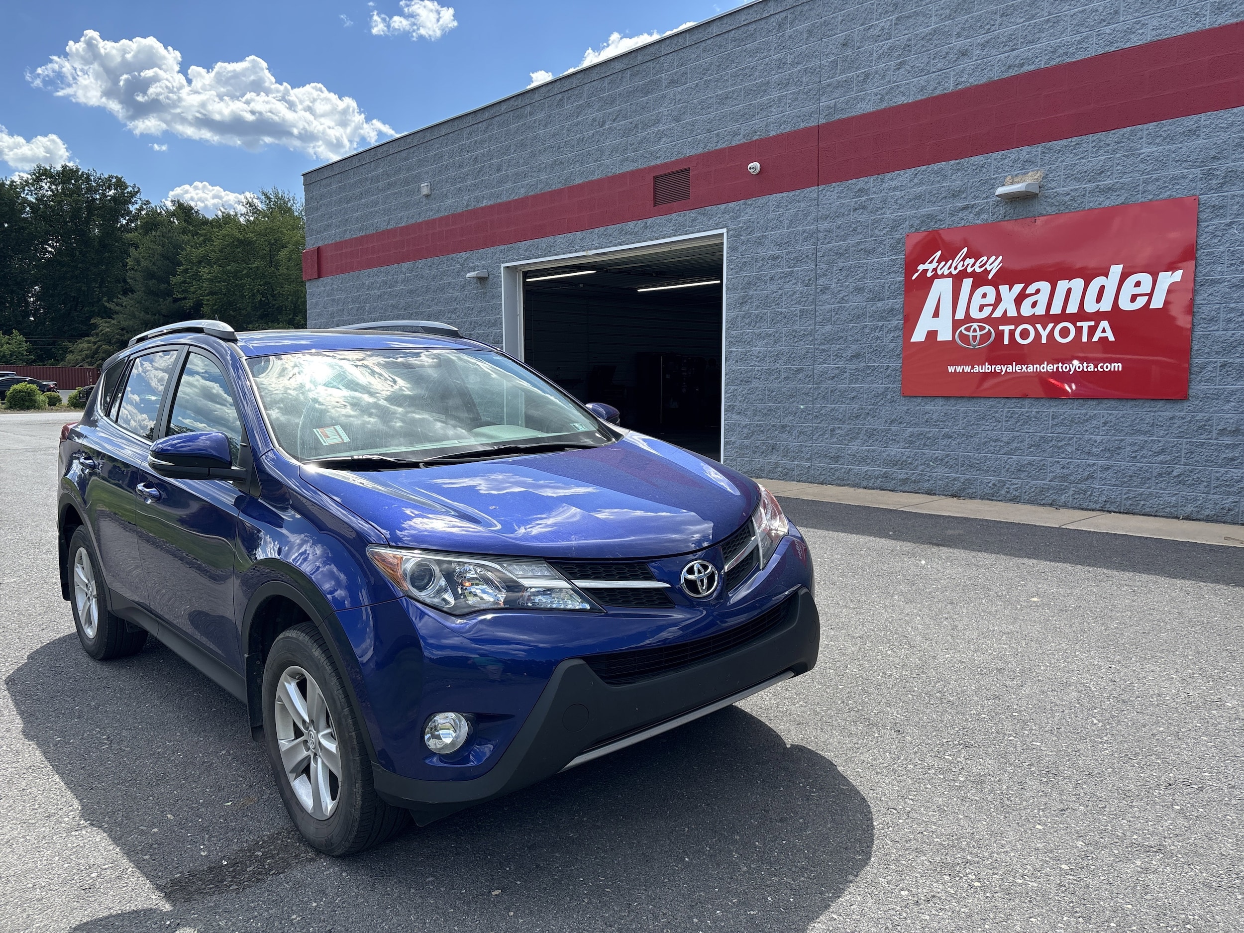 2014 Toyota RAV4 XLE AWD's photo