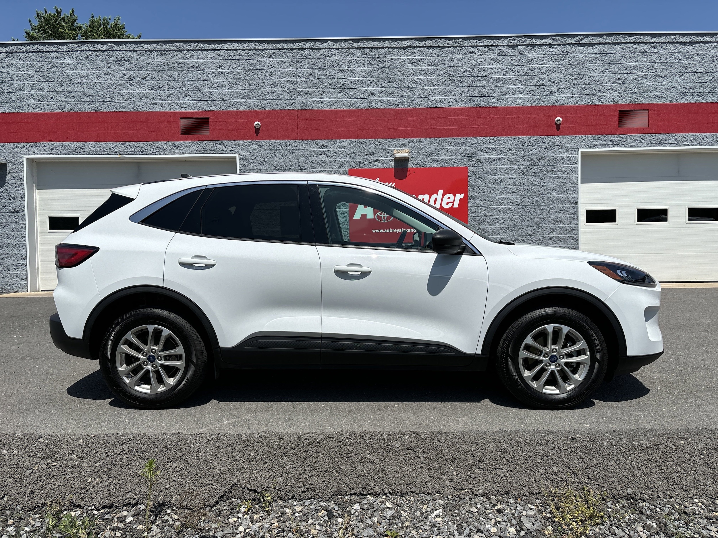 Used 2022 Ford Escape SE with VIN 1FMCU9G66NUA52812 for sale in Selinsgrove, PA