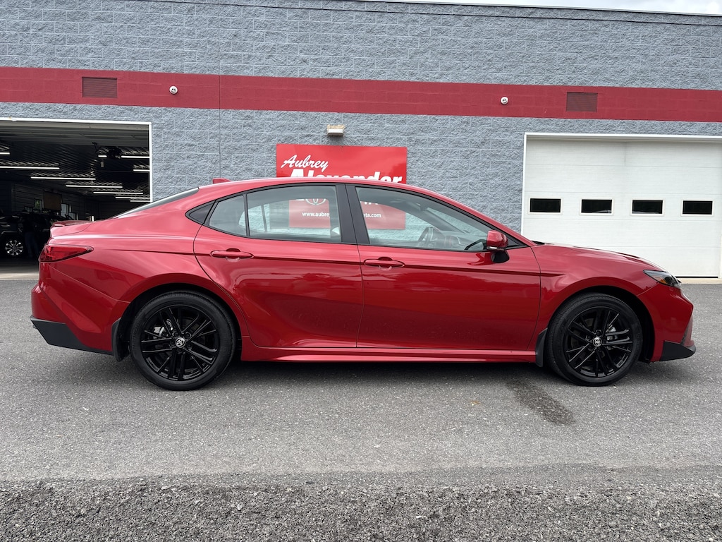 Used 2026 Toyota Camry SE Sedan