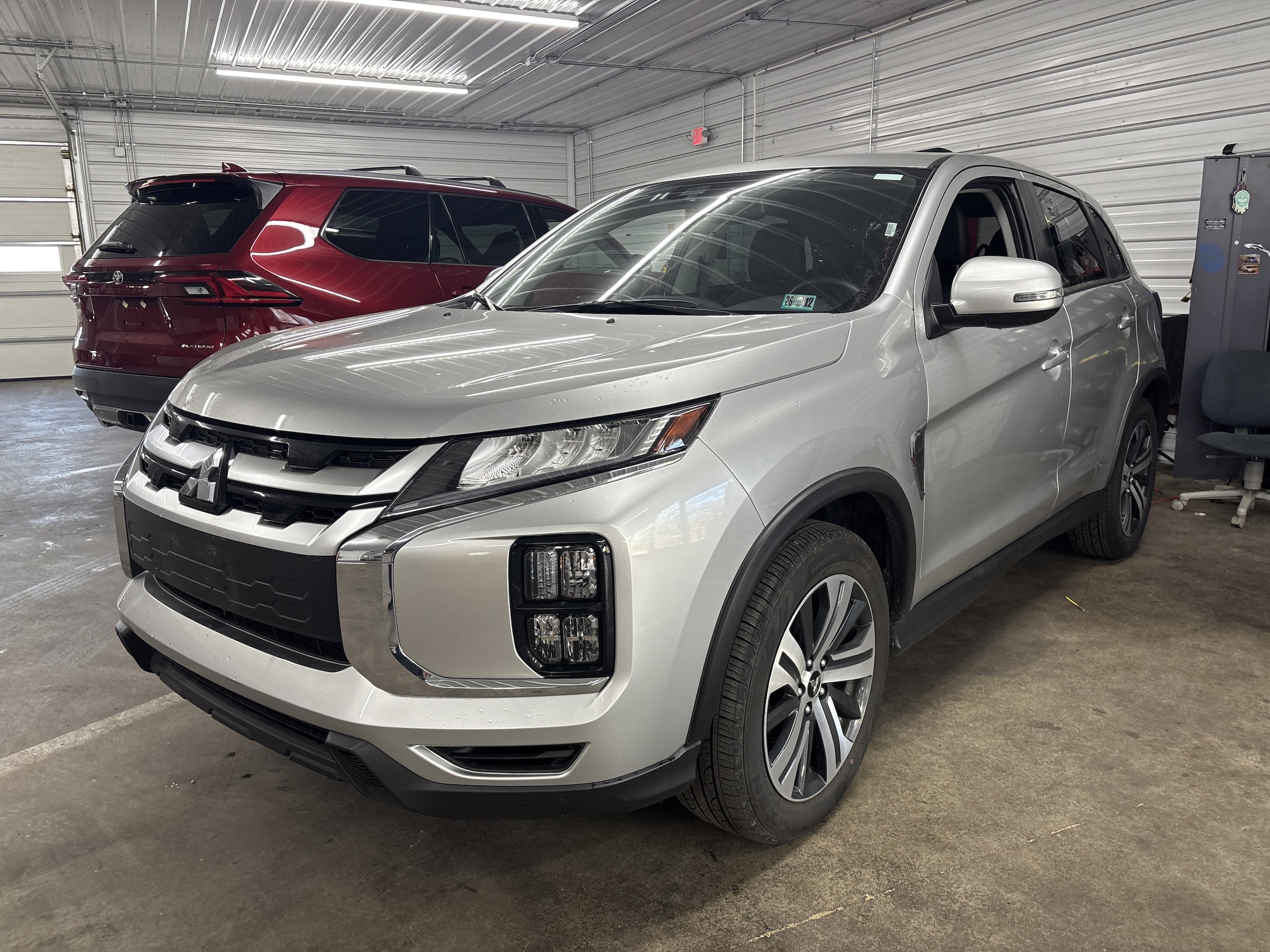 2025 Mitsubishi Outlander Sport SE's photo