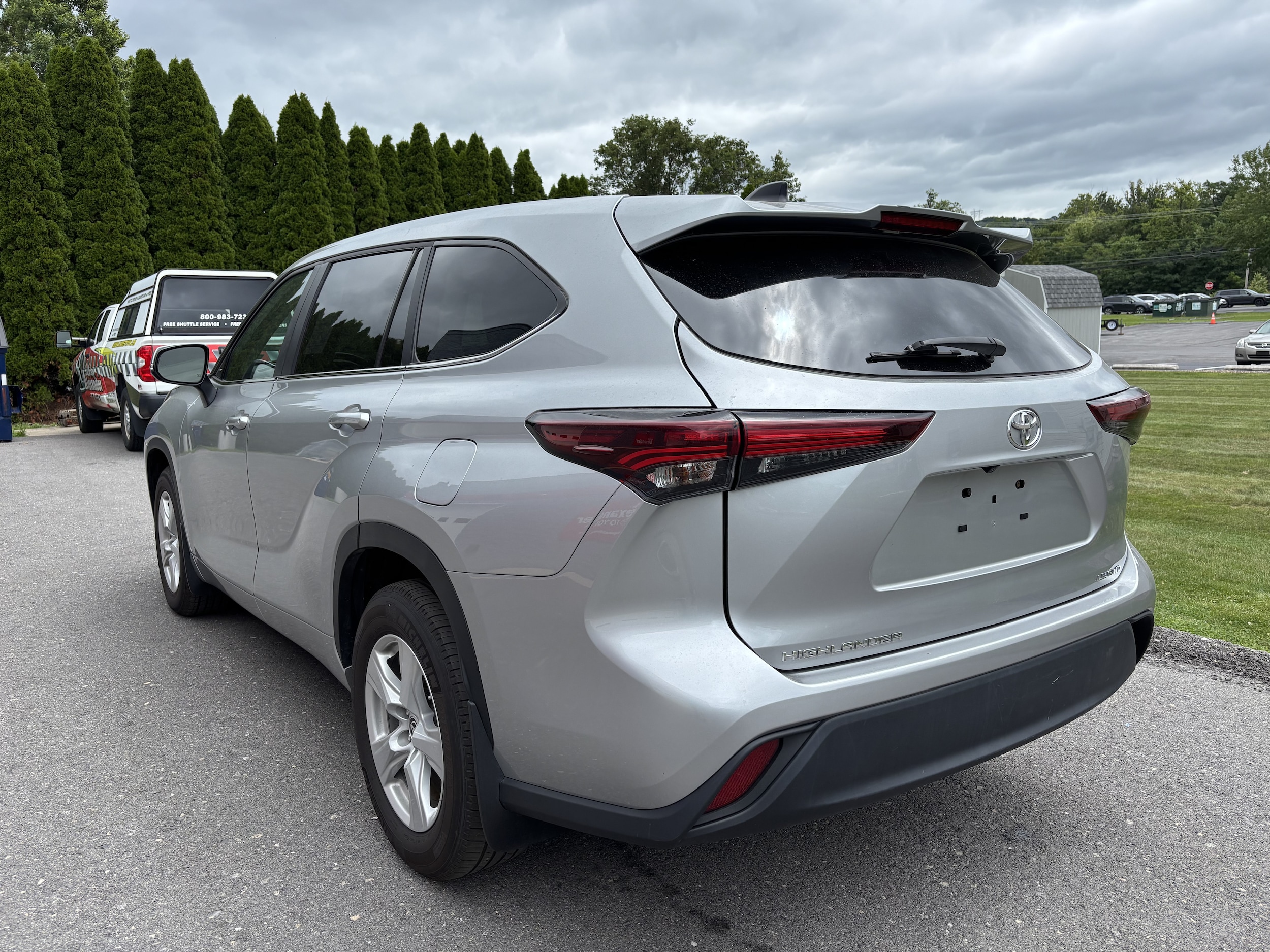 2024 Toyota Highlander LE - Photo 6