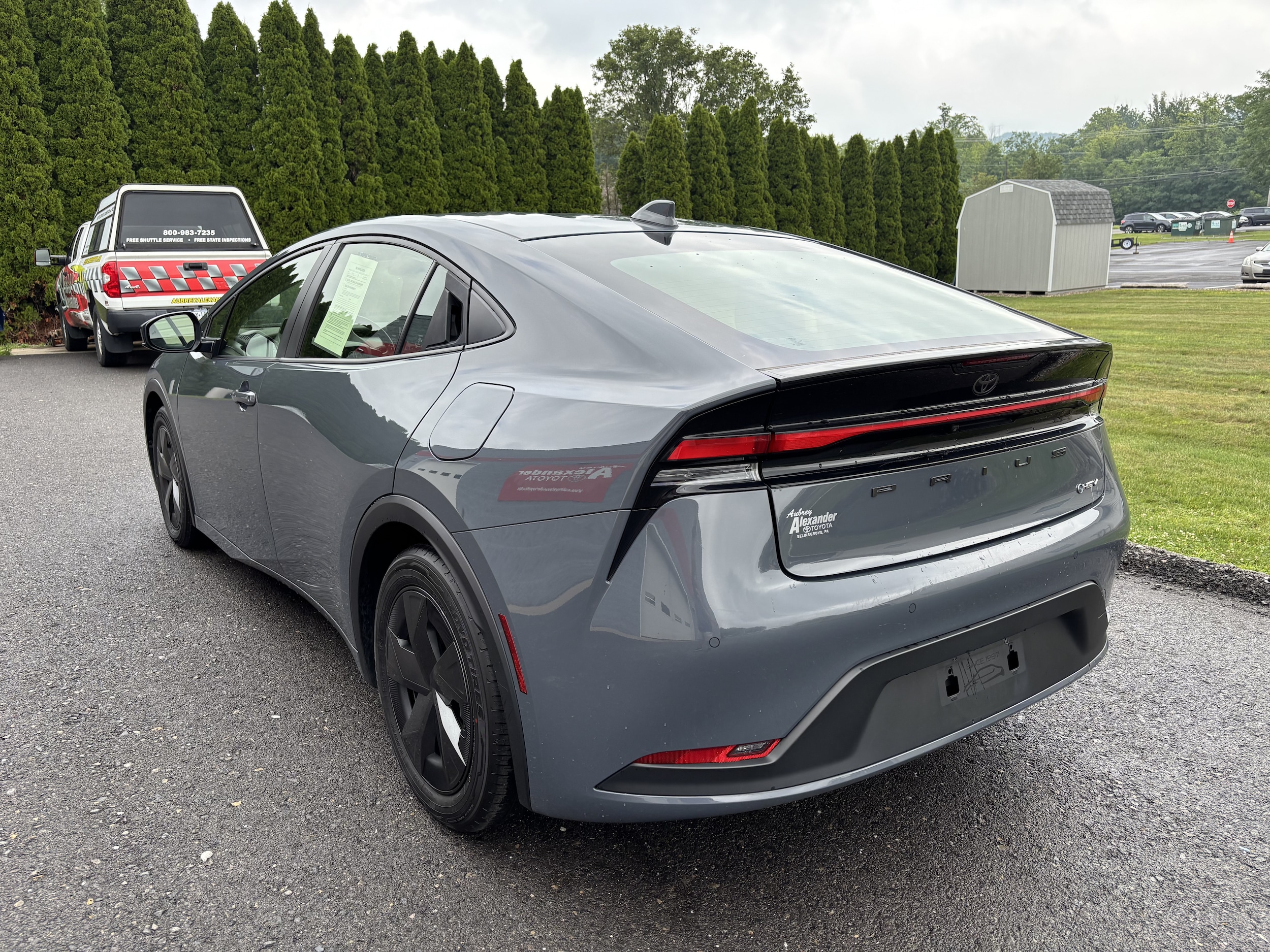 2024 Toyota Prius LE - Photo 6