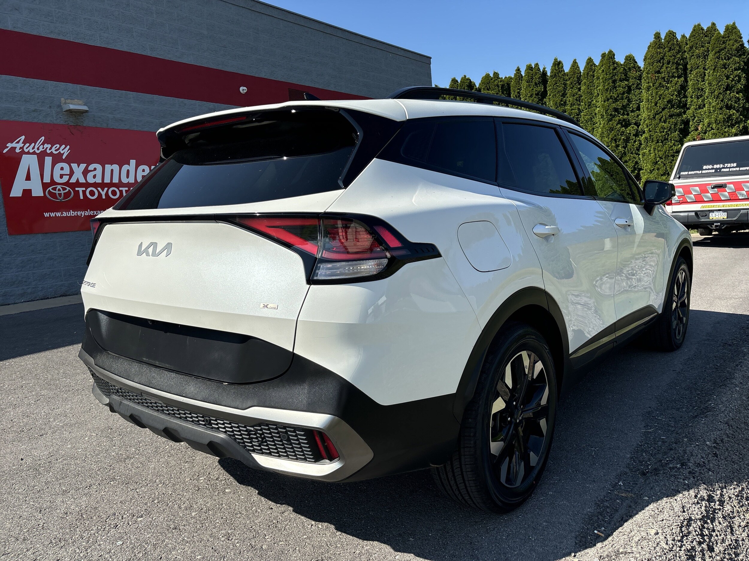 2023 Kia Sportage Plug-In Hybrid X-Line photo 3